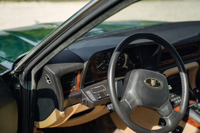 Used 1988 Jaguar XJ6 RWD image 30