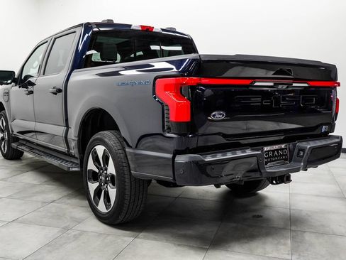 Used 2022 Ford F150 Lightning Platinum image 11