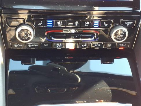 Used 2022 Jeep Grand Cherokee Overland w/ Luxury Tech Group IV image 21