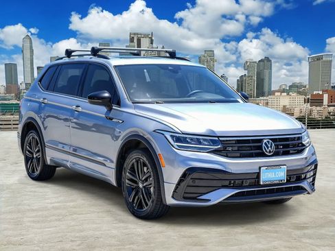 Used 2022 Volkswagen Tiguan SE R-Line FWD image 3
