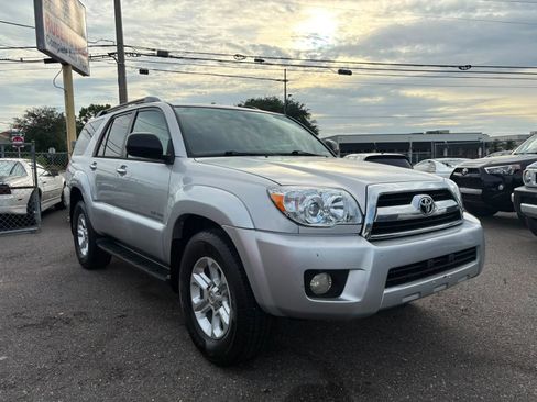 Used 2006 Toyota 4Runner SR5 AWD/4WD image 3