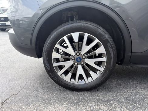 Used 2020 Ford Escape Titanium AWD/4WD image 6