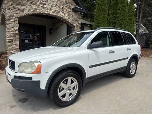 Used 2005 Volvo XC90 2.5T AWD/4WD image 2