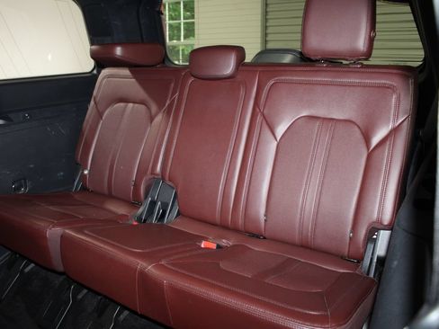 Used 2022 Ford Expedition Limited AWD/4WD image 26