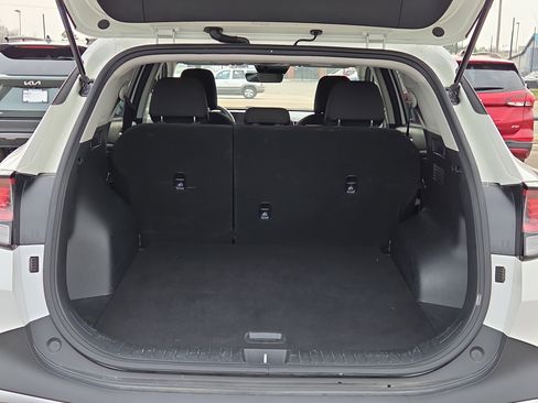 Used 2024 Kia Sportage LX image 4