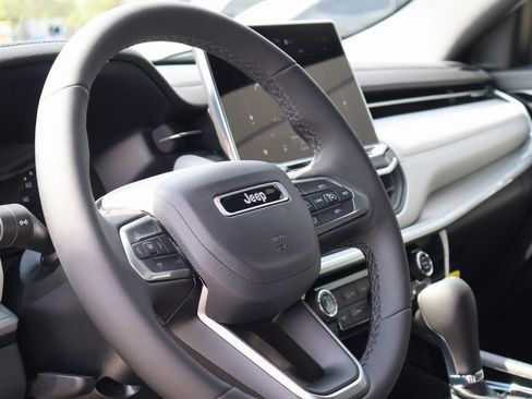 New 2026 Jeep Compass Limited image 25