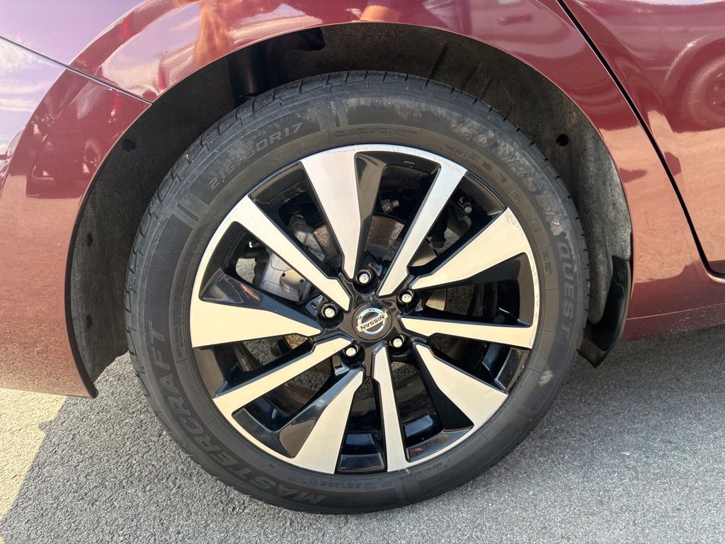 Used 2023 Nissan Sentra SV w/ SV Premium Package FWD image 31
