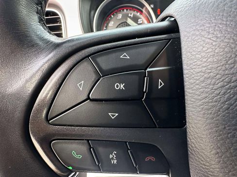 Used 2019 Dodge Charger SXT image 18