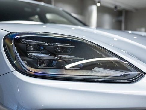 Certified 2025 Porsche Cayenne AWD/4WD image 13