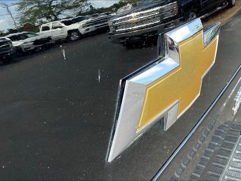 Used 2023 Chevrolet Silverado 1500 High Country w/ High Country Premium Package AWD/4WD image 9