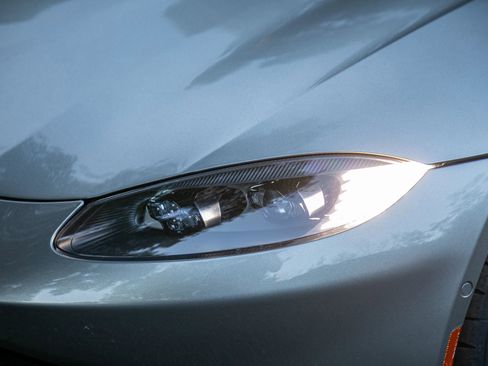 Used 2019 Aston Martin V8 Vantage Coupe image 7