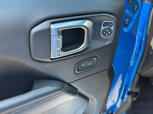 Used 2023 Jeep Wrangler Unlimited Sahara w/ Cold Weather Group AWD/4WD image 14