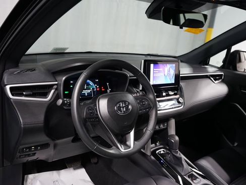 Certified 2025 Toyota Corolla Cross AWD Hybrid image 11