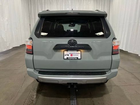 Certified 2023 Toyota 4Runner TRD Off-Road AWD/4WD image 5