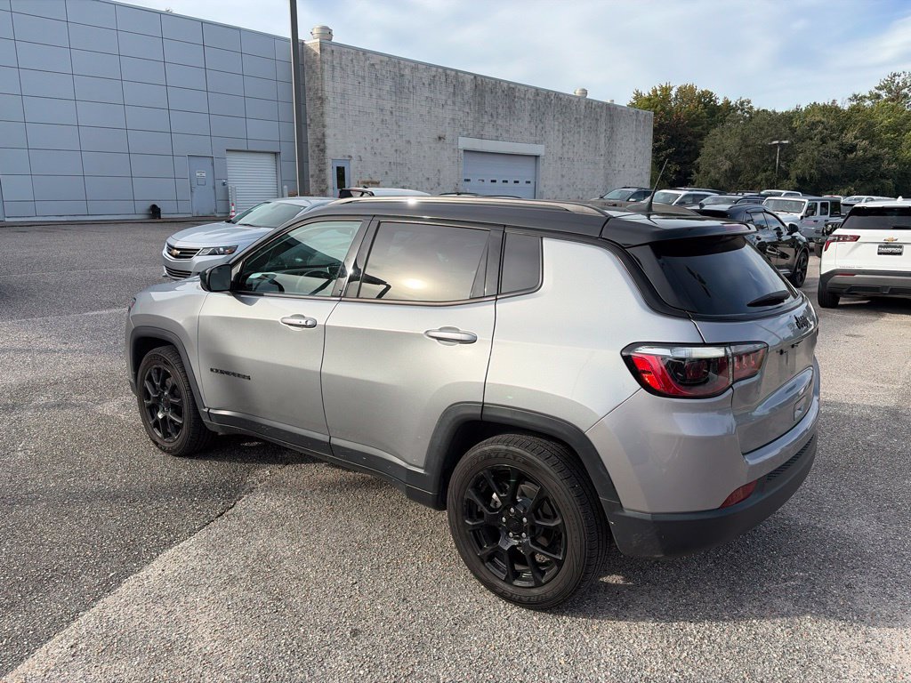 Used 2022 Jeep Compass Latitude w/ Convenience Group FWD image 7