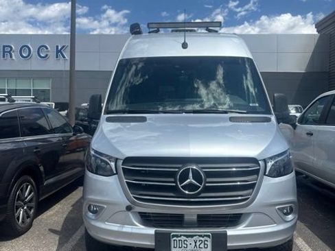 Used 2022 Mercedes-Benz Sprinter 2500 image 2