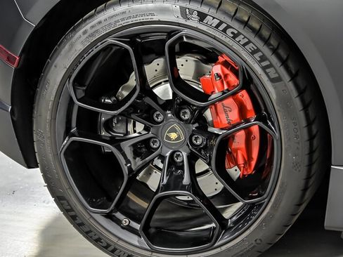 Used 2018 Lamborghini Huracan LP 580-2 RWD image 13