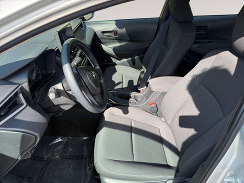 Used 2024 Toyota Corolla LE FWD image 9