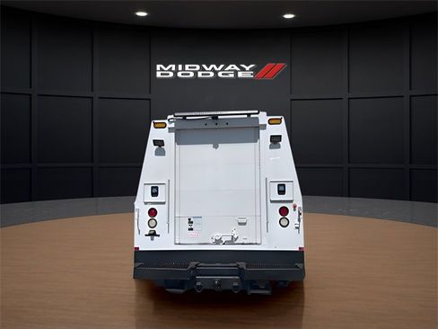 Used 2017 Ford F550 2WD Regular Cab Super Duty image 12