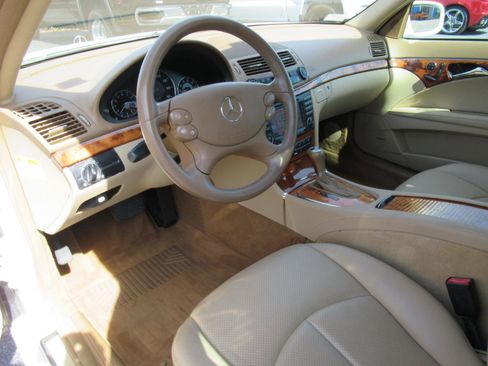 Used 2007 Mercedes-Benz E 350 Sedan image 16
