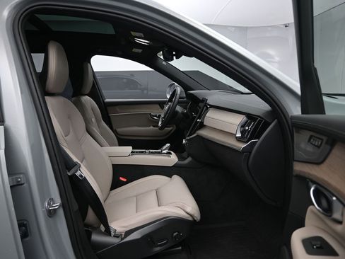 Used 2026 Volvo XC90 B6 Ultra w/ Protection Package Premier image 25