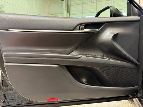 Used 2021 Toyota Camry SE image 10