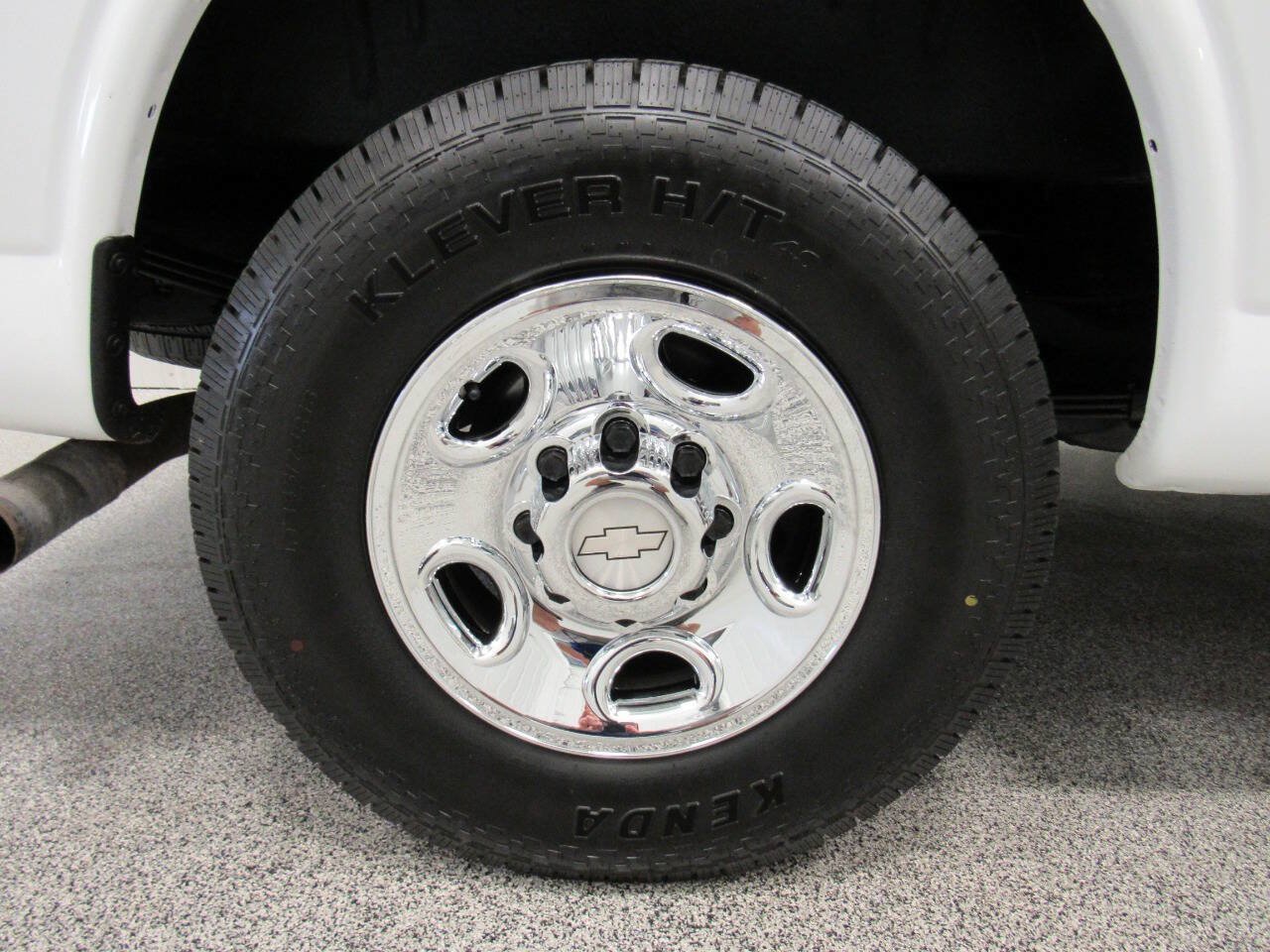 Used 2020 Chevrolet Express 2500 w/ Driver Convenience Package RWD image 14