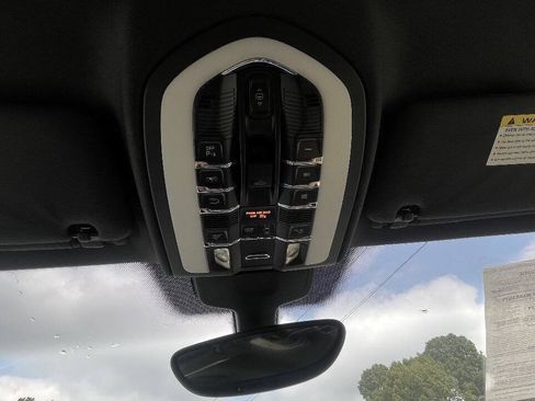 Used 2016 Porsche Cayenne AWD/4WD image 16