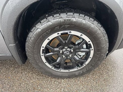 Used 2025 Nissan Pathfinder Rock Creek image 14