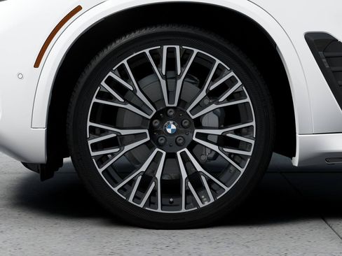 Used 2026 BMW X5 xDrive40i w/ M Sport Package AWD/4WD image 7