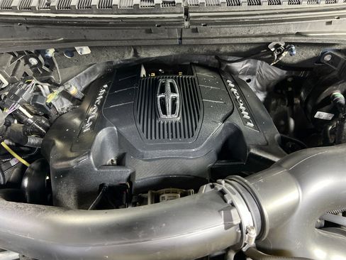 Used 2018 Lincoln Navigator L Reserve image 31