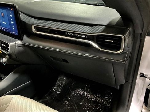 Used 2024 Ford Mustang GT Premium image 32