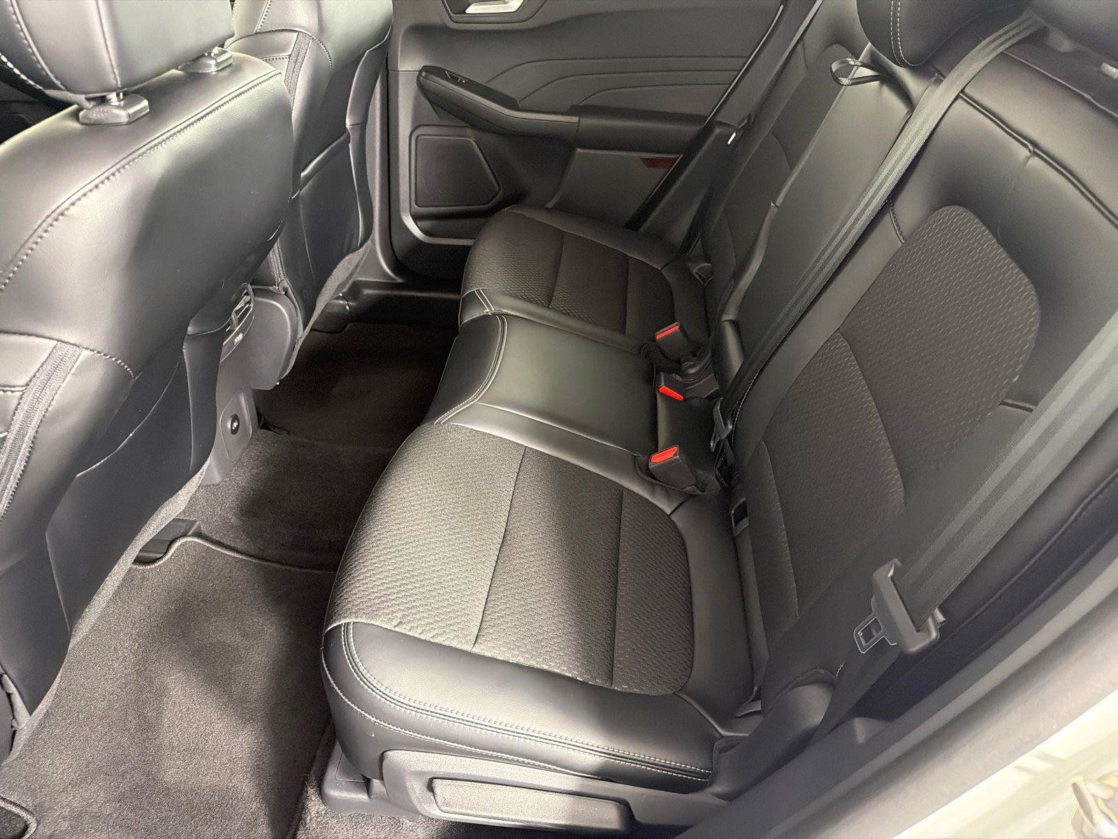 Used 2025 Ford Escape SE FWD image 20