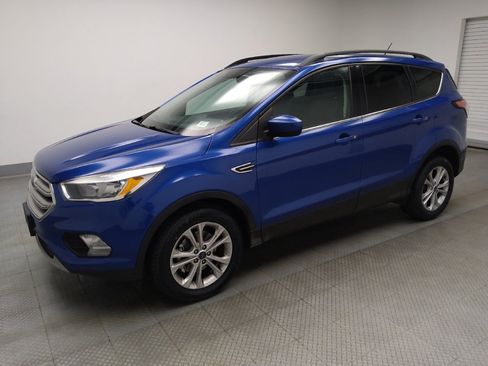 Used 2018 Ford Escape SE FWD image 2