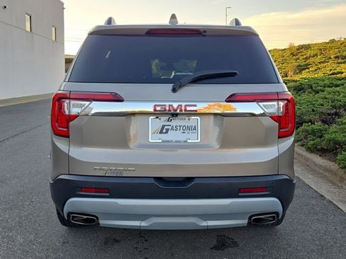 Used 2022 GMC Acadia SLE w/ Driver Convenience Package image 4