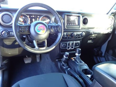 Used 2018 Jeep Wrangler Unlimited Sport S image 13