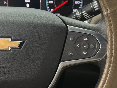 Used 2023 Chevrolet Traverse LS image 14
