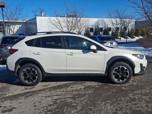 Used 2022 Subaru Crosstrek 2.0i Premium w/ Moonroof Package AWD/4WD image 10