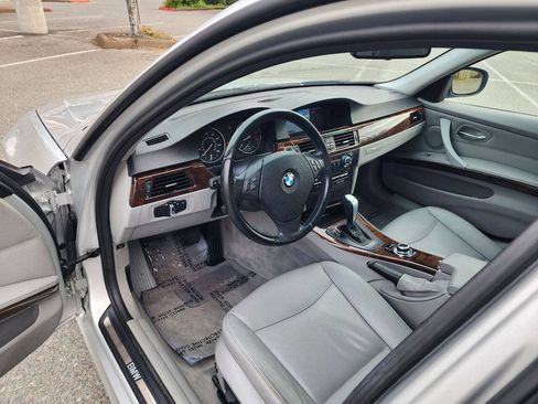 Used 2011 BMW 328i Sedan RWD image 14