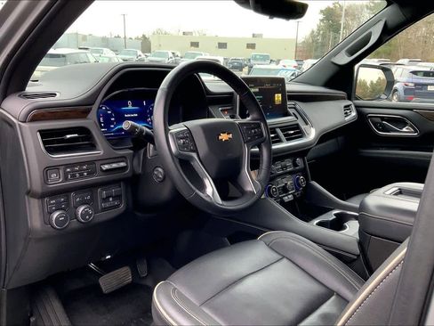 Used 2024 Chevrolet Tahoe Premier w/ Premium Package image 16