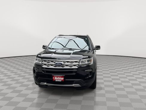 Used 2018 Ford Explorer XLT w/ Equipment Group 202A AWD/4WD image 37