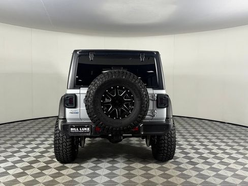 Used 2024 Jeep Wrangler Unlimited Rubicon 4xe w/ Technology Group AWD/4WD image 8