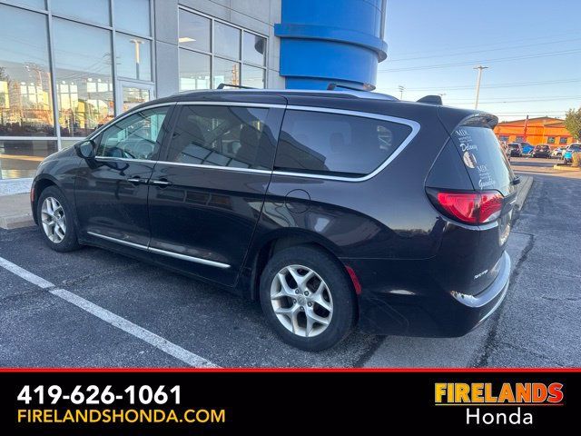 Used 2017 Chrysler Pacifica Touring-L Plus w/ Tire & Wheel Group FWD image 3