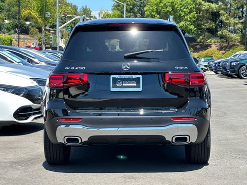 New 2025 Mercedes-Benz GLB 250 4MATIC image 4