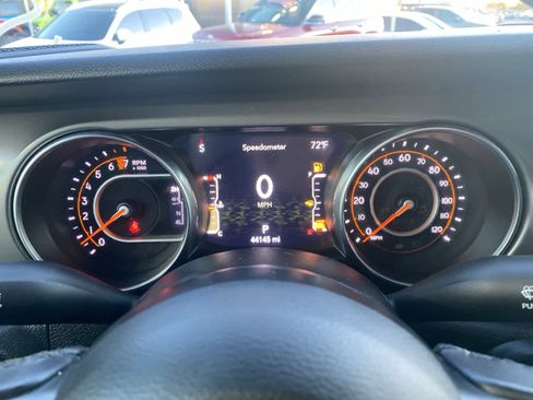 Used 2021 Jeep Gladiator Sport image 9