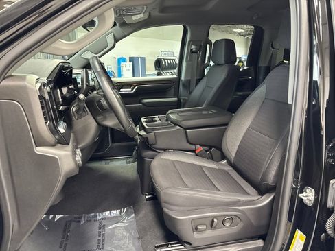 Used 2024 Chevrolet Silverado 1500 LT AWD/4WD image 9