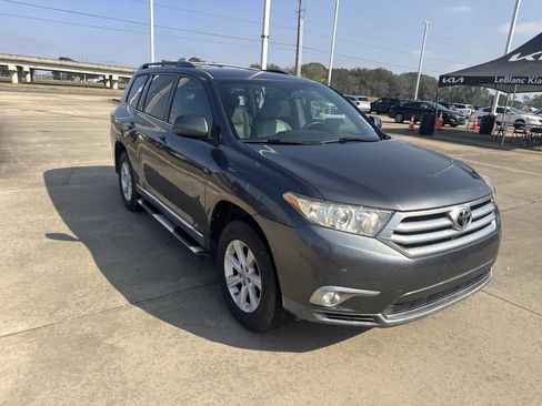 Used 2013 Toyota Highlander Base Plus image 8