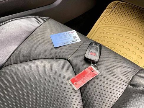 Used 2022 Toyota Highlander Platinum FWD image 11