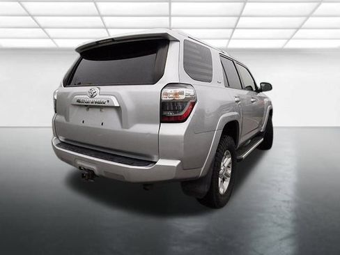 Used 2016 Toyota 4Runner SR5 image 5