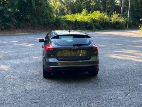 Used 2017 Ford Focus SE FWD image 6